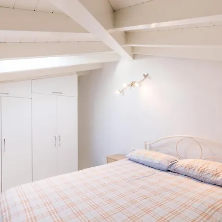 K And B Corfustudios * Korfu