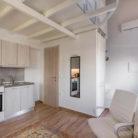 K And B Corfustudios *