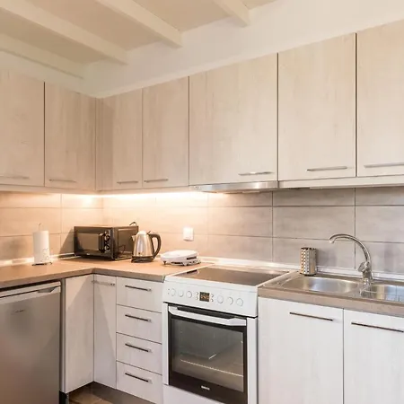 K And B Corfustudios * Korfu