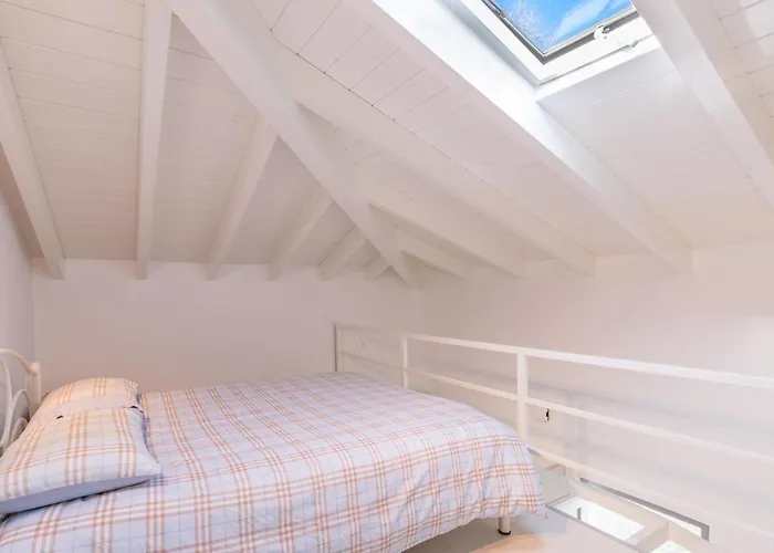 K And B Corfustudios *