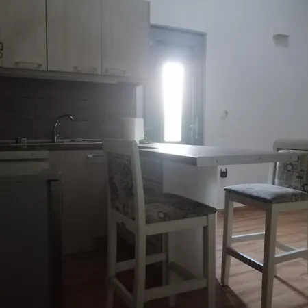 K And B Corfustudios דירה