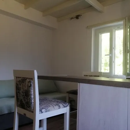 K And B Corfustudios *